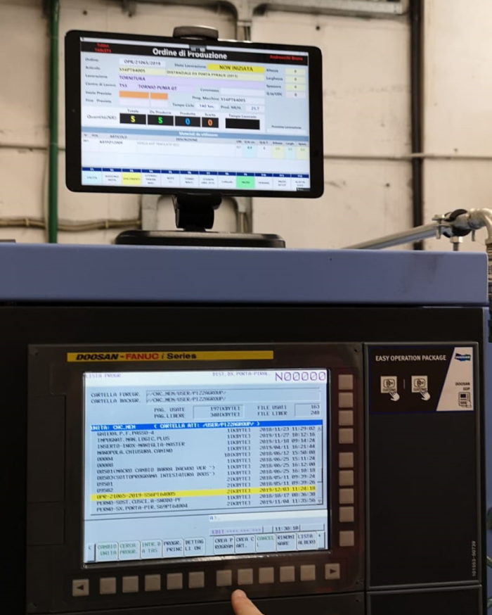 Rileva invia i programmi alle macchine utensili